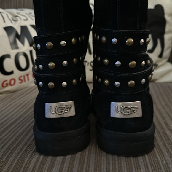 Ugg. Size 8 ankle boots - Picture 6 of 7